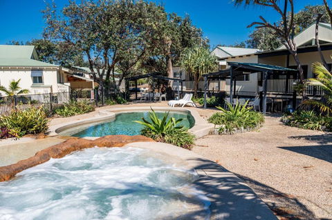 E.V. - Eurong Beach Villa - E Caravan Parks 0