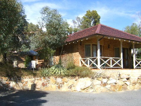 Eleebana Guest House - E Caravan Parks 0