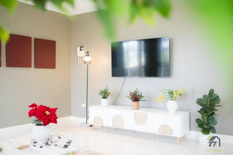 Entire 3 Bedrooms Townhouse In Baulkham Hills - E Caravan Parks 2