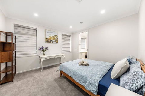 Entire Luxury House In Wantirna South - E Caravan Parks 2
