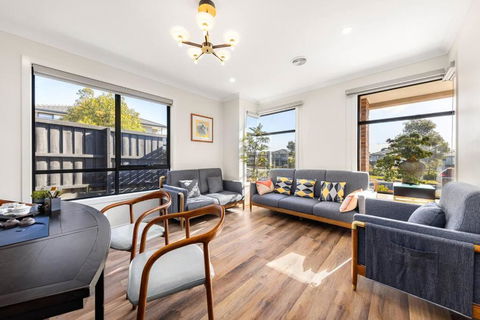 Entire Luxury House In Wantirna South - E Caravan Parks 3