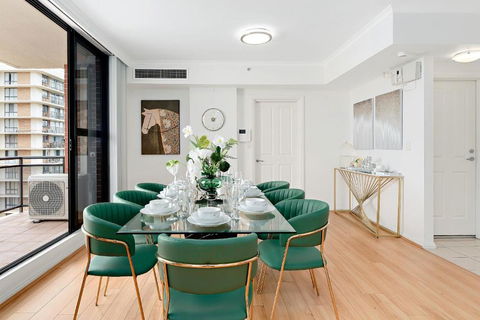 Epic CBD City View 3BR Penthouse Walk To Station&shopping Centre - E Caravan Parks 0