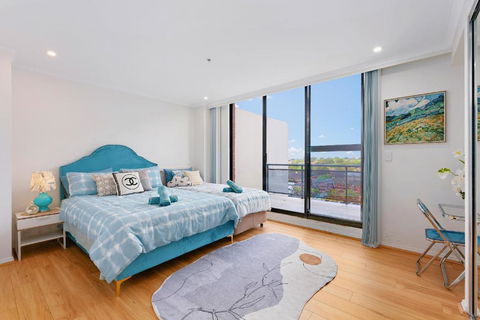 Epic CBD City View 3BR Penthouse Walk To Station&shopping Centre - E Caravan Parks 3