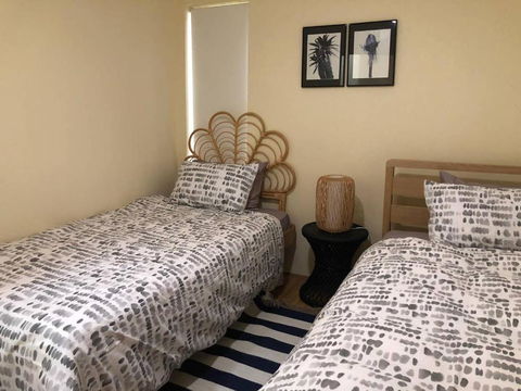 Escape To Strathfield For 8 Guests - E Caravan Parks 2
