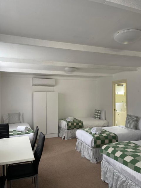 Euroa Motor Inn - E Caravan Parks 4