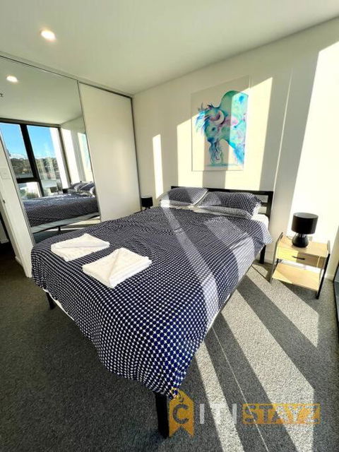 Fab In Phillip - 2bd 2bth Apt - Close To CBR Hospital - E Caravan Parks 1