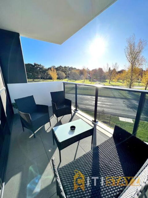 Fab In Phillip - 2bd 2bth Apt - Close To CBR Hospital - E Caravan Parks 3