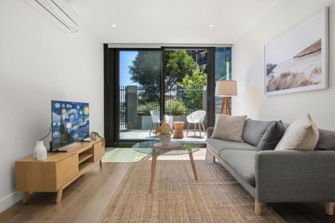 Fabulous 1-Bed With Pool And Private Courtyard - E Caravan Parks 0
