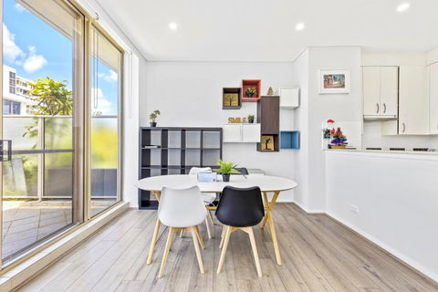 Fabulous 2B Apt Waterloo - E Caravan Parks 4