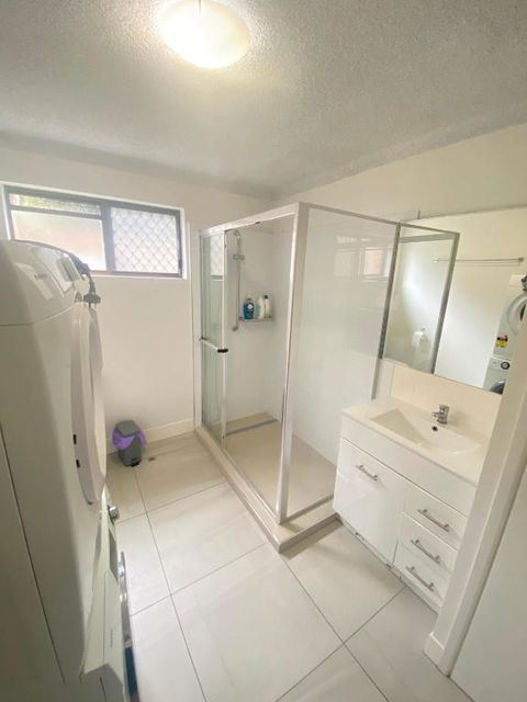 Fabulous Canal-front Unit In Mooloolaba - E Caravan Parks 2