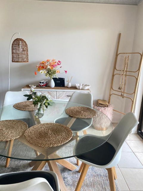 Fabulous Canal-front Unit In Mooloolaba - E Caravan Parks 4