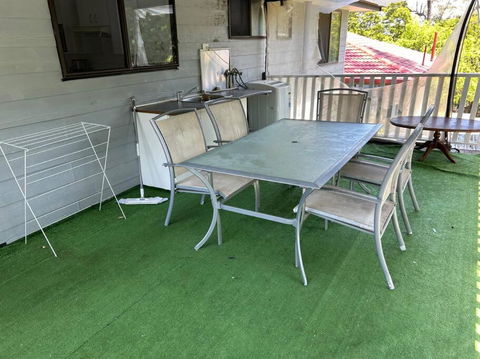FAMILY 3-bedroom Everton Hills Apartment - E Caravan Parks 3