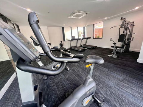 Family Apartment In Surfers Paradise - E Caravan Parks 3