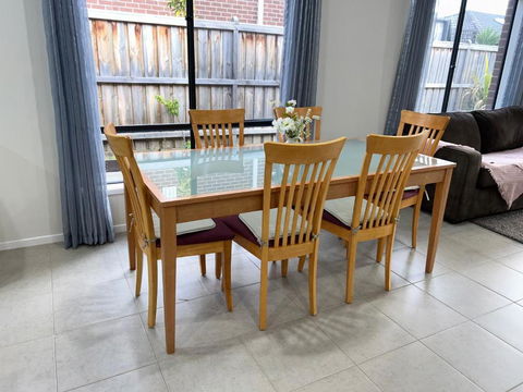 Family Friendly House - E Caravan Parks 3