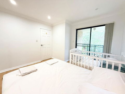 Family Friendly House - E Caravan Parks 2