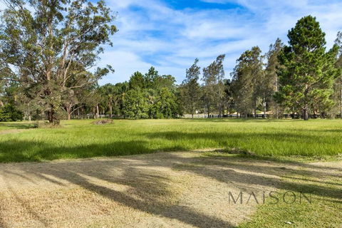 Family Getaway In Salt Ash - E Caravan Parks 1