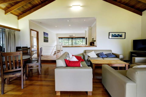 Far Shore - E Caravan Parks 3