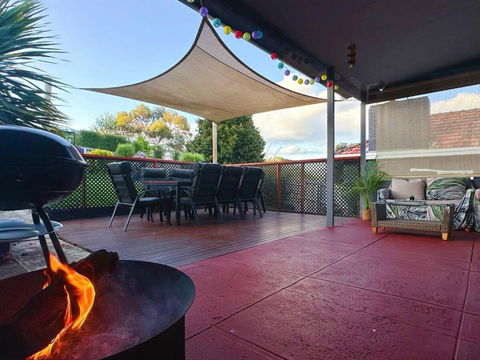 Fonton Blue Holiday Home Close To City And Airport - E Caravan Parks 1