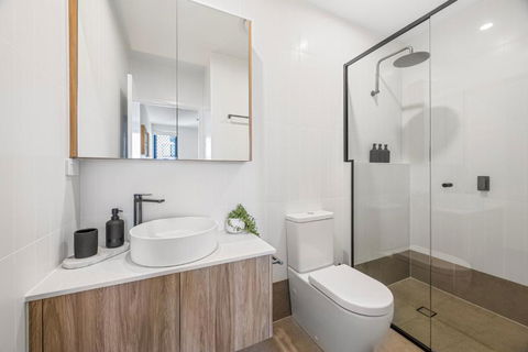 Family Retreat - Free Secure Car Park, Garden City Westfield Shopping, Restaurants - E Caravan Parks 2