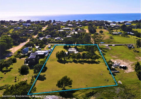 Falmouth Cottage - Dog Friendly Beachside Getaway 2,5 Acres - E Caravan Parks 2