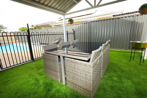 Family Holiday Home - E Caravan Parks 1