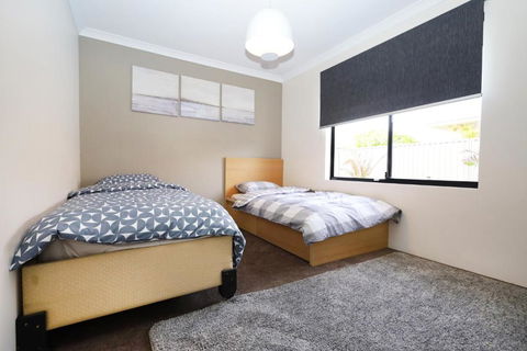 Family Holiday Home - E Caravan Parks 2