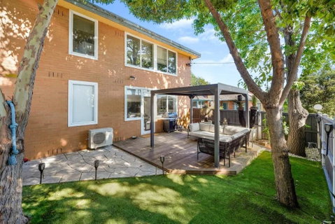 Gardenvale Prize With Private Courtyard Plus Parking - E Caravan Parks 1