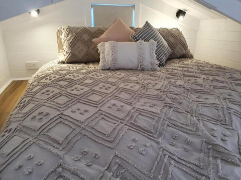 Gem View - Tiny Home - E Caravan Parks 3