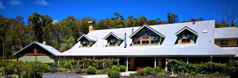 Girraween Country Inn - E Caravan Parks 0