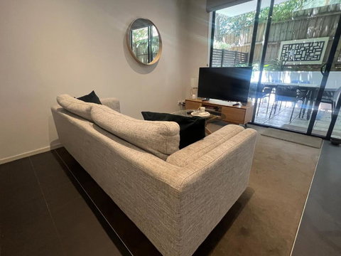 Glen Iris Gem - Modern Apartment With Car Park - E Caravan Parks 2