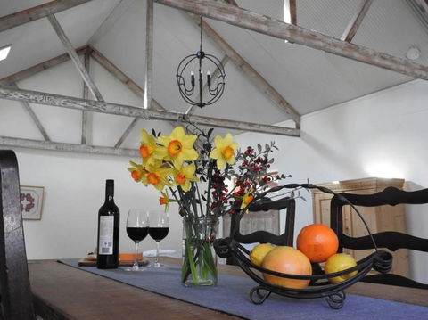 Grape Pickers Cottage - E Caravan Parks 1