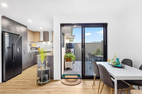 Guildford Family Hideaway - E Caravan Parks 1