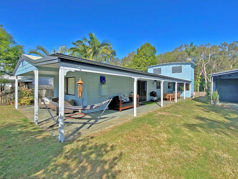 HAPPY DAZE - E Caravan Parks 0