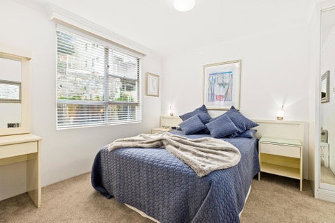 HENRY12 Self- Catering - E Caravan Parks 3