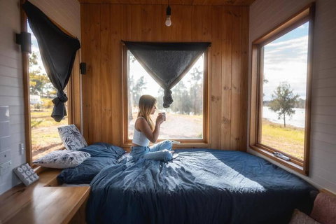 Hill Top Tiny River House - E Caravan Parks 0