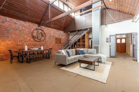 Historical Building Dating Back To 1900 - E Caravan Parks 3