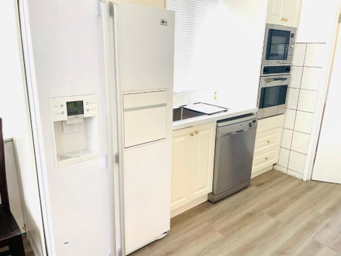 House In Thomastown - E Caravan Parks 2