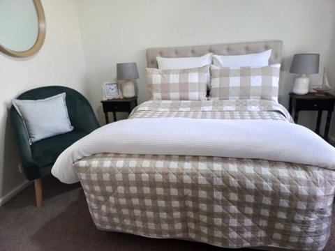 Hunter Cottage Euroa - SHORT TERM RENTAL - E Caravan Parks 3