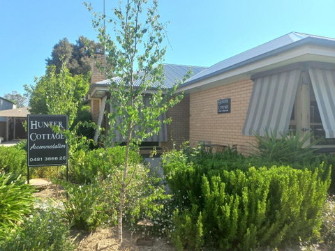 Hunter Cottage Euroa - SHORT TERM RENTAL - E Caravan Parks 1