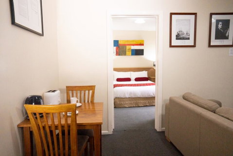Admiralty Inn - E Caravan Parks 3