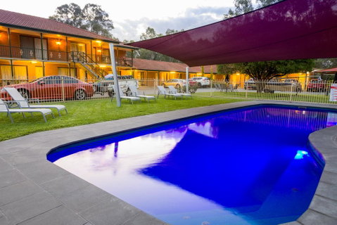 Advance Motel - E Caravan Parks 0