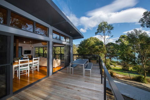 Adventure Bay Beach House - E Caravan Parks 0