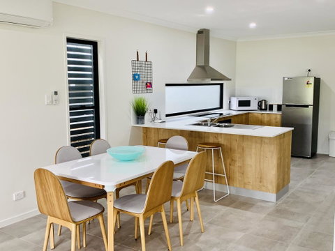 AIRLIE BEACH Delight. Hop, Skip Jump To Everything - E Caravan Parks 2