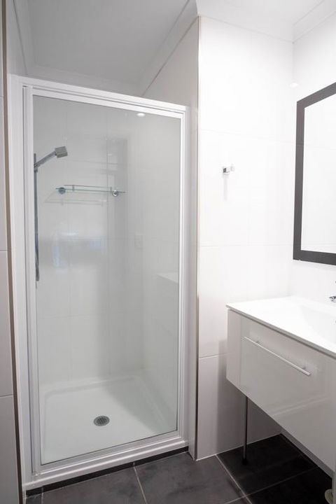 Airlie Beach Motor Lodge - E Caravan Parks 3