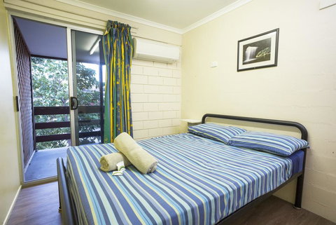 Airlie Beach YHA - E Caravan Parks 3