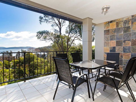 Aislinn' 3/273 Corrie Parade - Air Con, Water Views, BBQ - E Caravan Parks 1