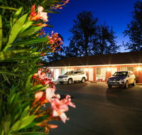 Akuna Motor Inn and Apartments - E Caravan Parks