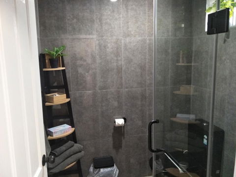 Alabaster Motor Inn - E Caravan Parks 3