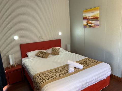 Albion Hotel - Motel Finley - E Caravan Parks 2