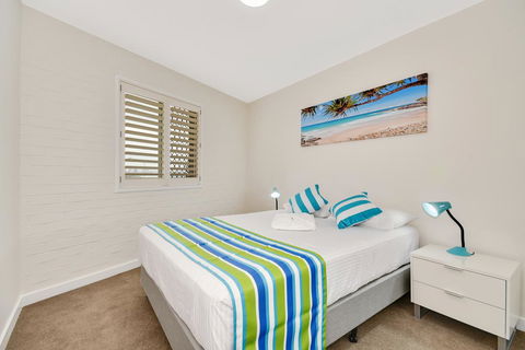 Alex Beach Apt Bilgola4 - E Caravan Parks 1